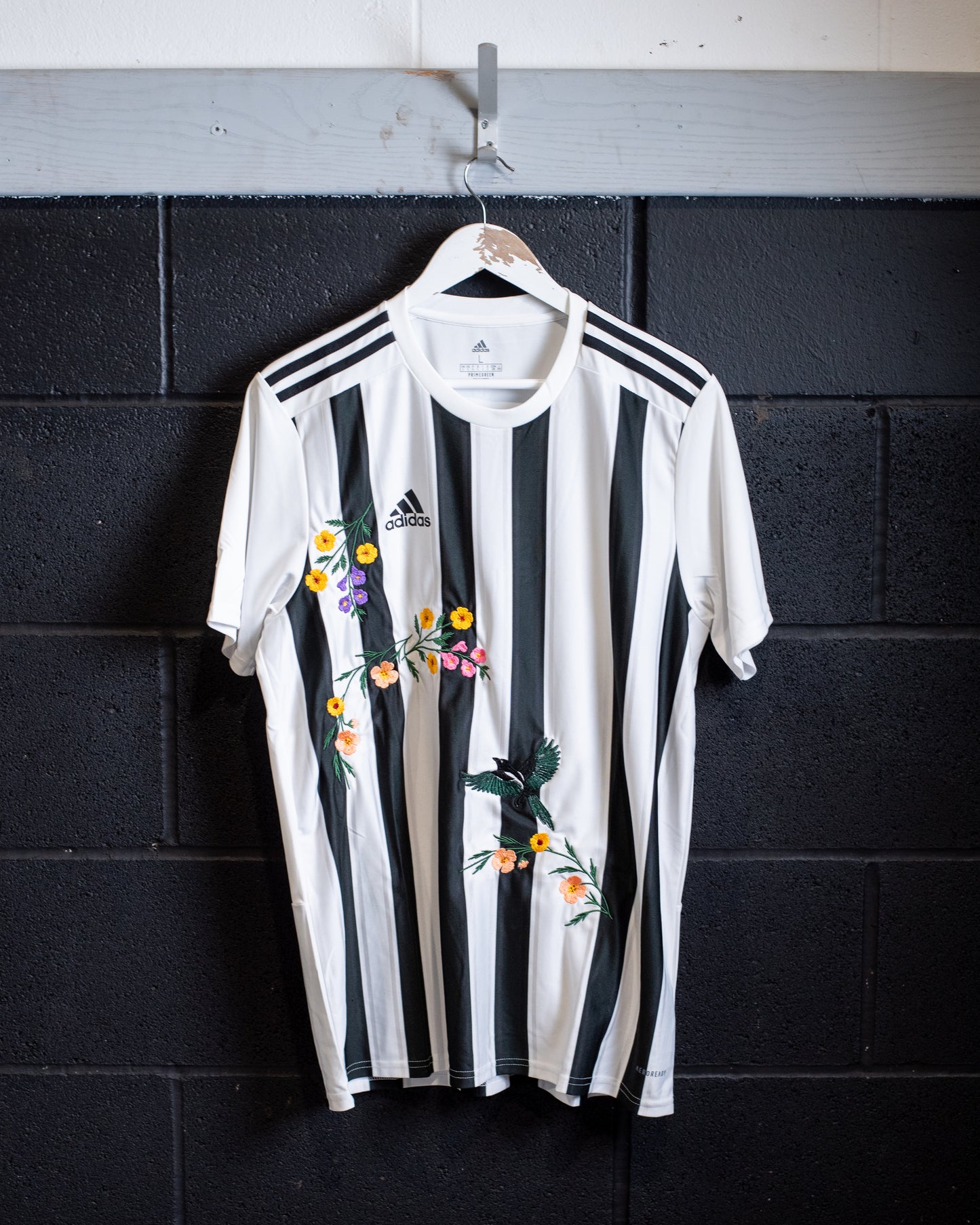 The Magpie Shirt 🖤