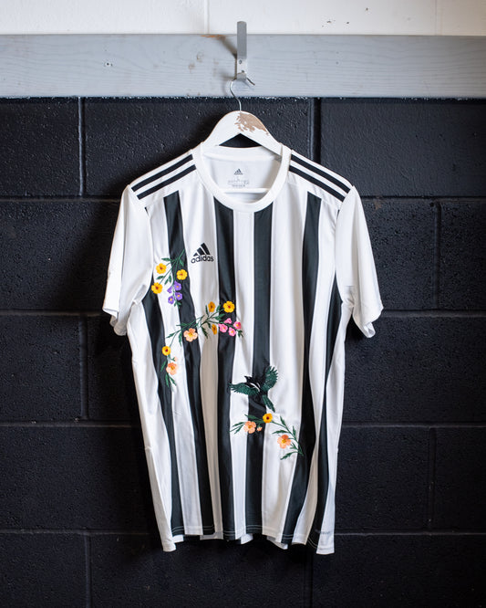 The Magpie Shirt 🖤